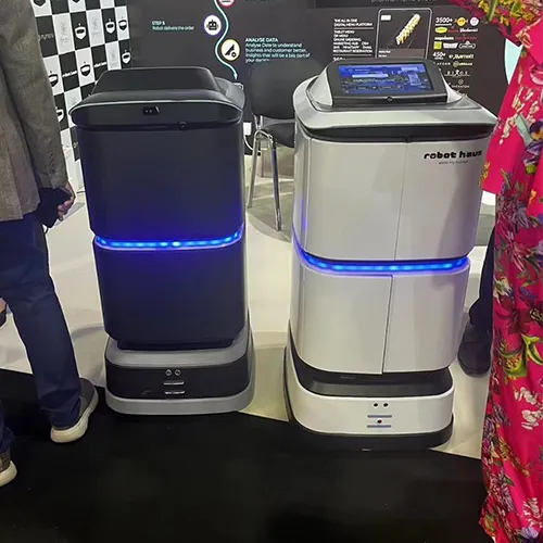 autoxing-hotel-robot